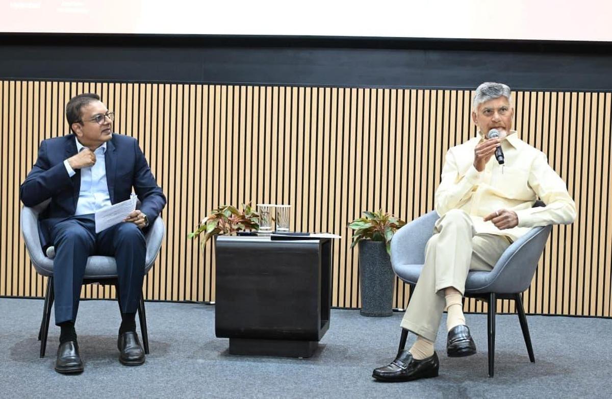 ఉమ్మడి ఆంధ్రప్రదేశ్ జ్ఞాపకాలు: ఐఎస్‌బీ వేదికగా చంద్రబాబు భావోద్వేగం