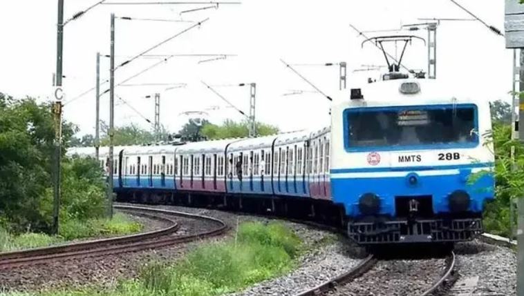 13 ఎంఎంటీఎస్ రైళ్లు రద్దు.. ప్రయాణికులకు ఇక్కట్లు