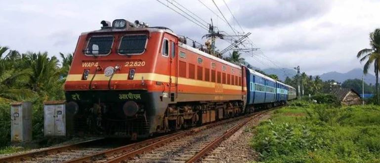 బెంగళూరు నర్సాపూర్ రైలులో దొంగల బీభత్సం..