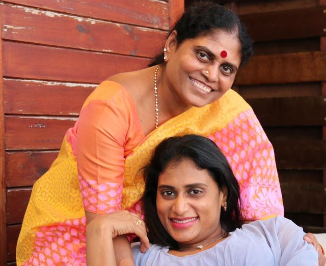 తల్లి జన్మ దినం.. షర్మిల భావోద్వేగం