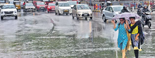 మండుటెండల్లో గాలి దుమారం.. కుండపోత వర్షం..
