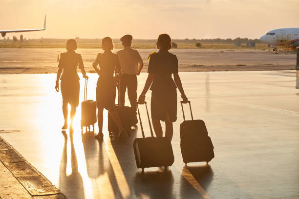 విమానాశ్రయాల్లో ఎయిర్‌పోర్ట్ సిబ్బంది పరార్