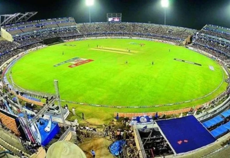 TRAFFIC ADVICE: TRAFFIC ADVICE: ఉప్పల్‌ స్టేడియం పరిసరాల్లో ట్రాఫిక్‌ ఆంక్షలు