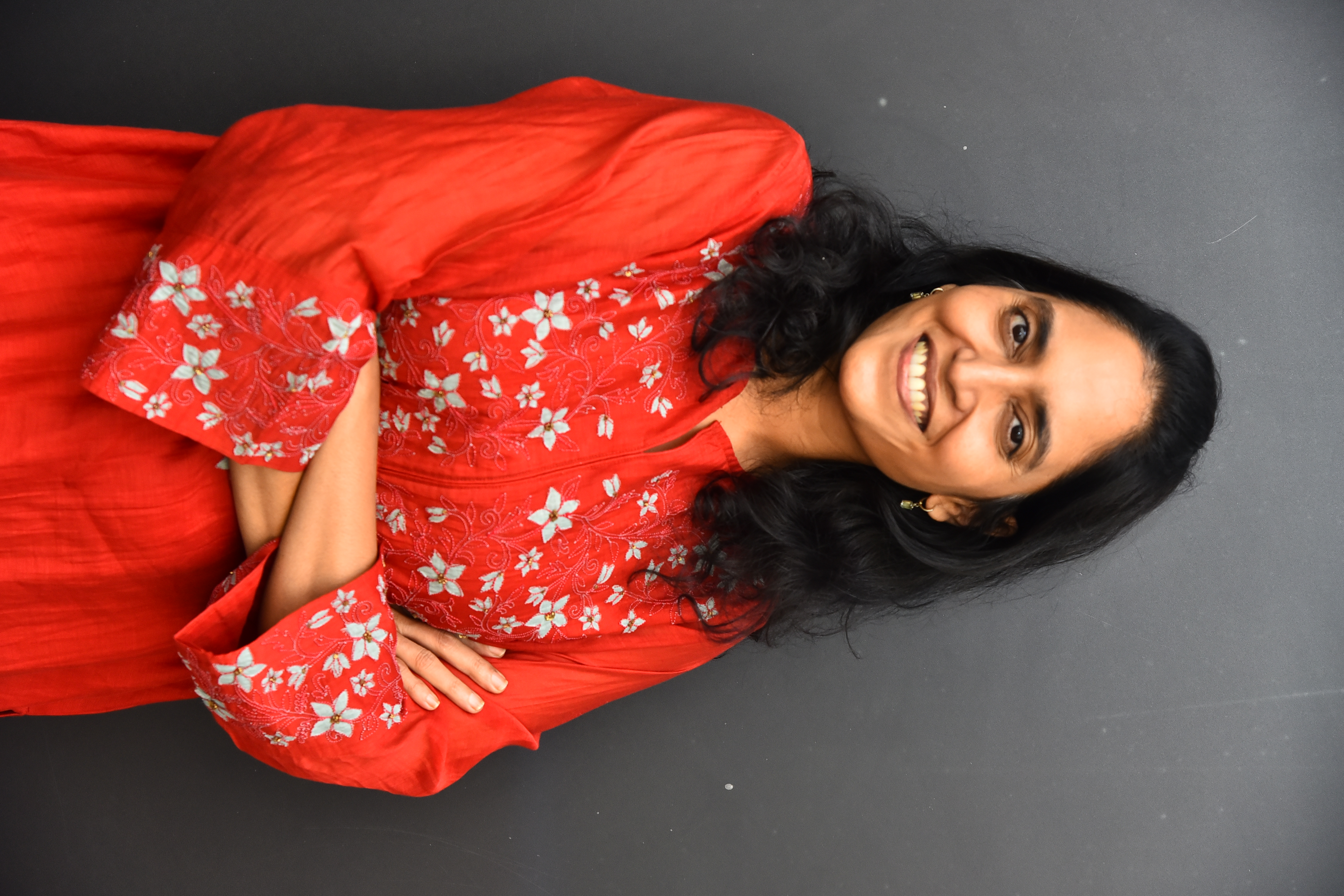 డెకాయిట్‌ రెండు భాషలు చేయాల్సిందే -సుప్రియ