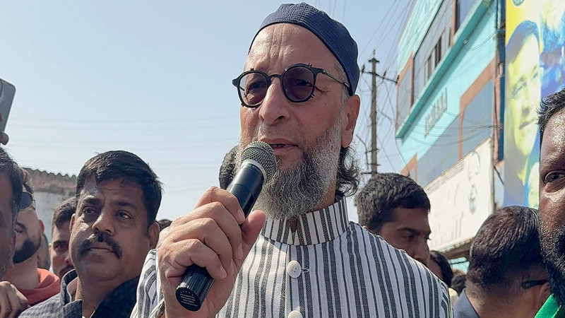 ఉపాధి కోసం వెళ్లి శవమై.. కొడుకు కోసం తల్లడిల్లుతున్న తల్లిదండ్రులు!