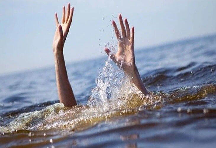 చెరువులో పడి ఇద్దరు మహిళలు మృతి