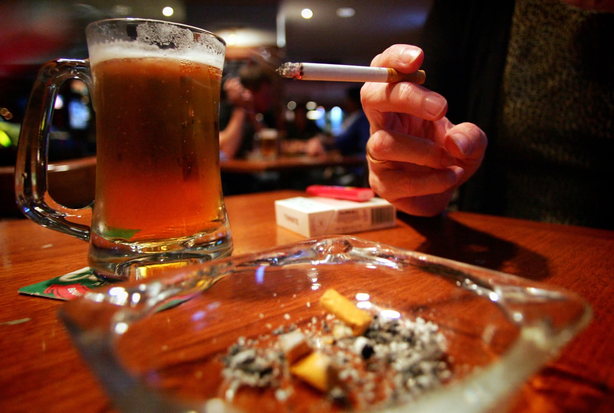 WARNING: ధూపపానం తగ్గించడం కోసం సిగరెట్ రేట్లు పెంచిన ఆస్ట్రేలియా