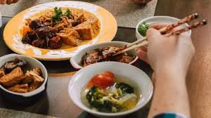 అతివేగంగా తింటున్నారా? అయితే మీరు ప్రమాదంలో ఉన్నట్లే!