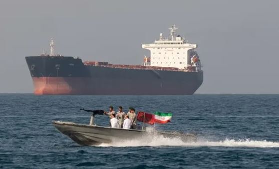 హర్మూజ్ లో భారతీయ నౌకలపై ఇరాన్ కాల్పులు