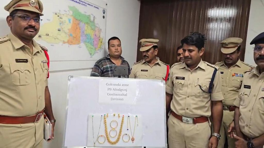 వెరైటీ దొంగ ... కేవలం నైట్ బస్సుల్లోనే చోరీలు