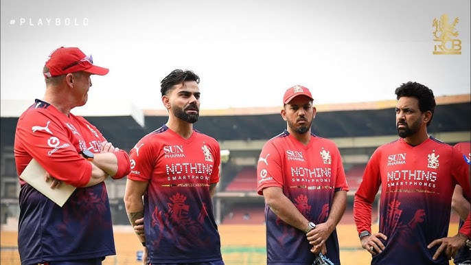 RCB  ప్రాక్టీస్..సహచరులకు కోహ్లీ క్లాస్