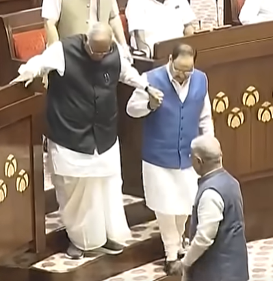 రాజ్యసభలో మెరిసిన మానవత్వం.. ఖర్గేకు అండగా నిలిచిన ప్రత్యర్థి!