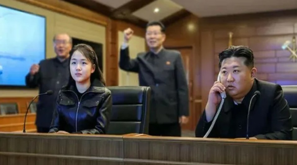 కుమార్తెతో కలిసి క్షిపణి పరీక్ష వీక్షించిన కిమ్