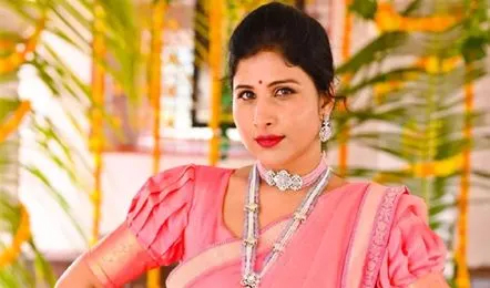 మంగ్లీ ఇష్యూ పంజాగుట్ట సీఐ హైడ్రామా