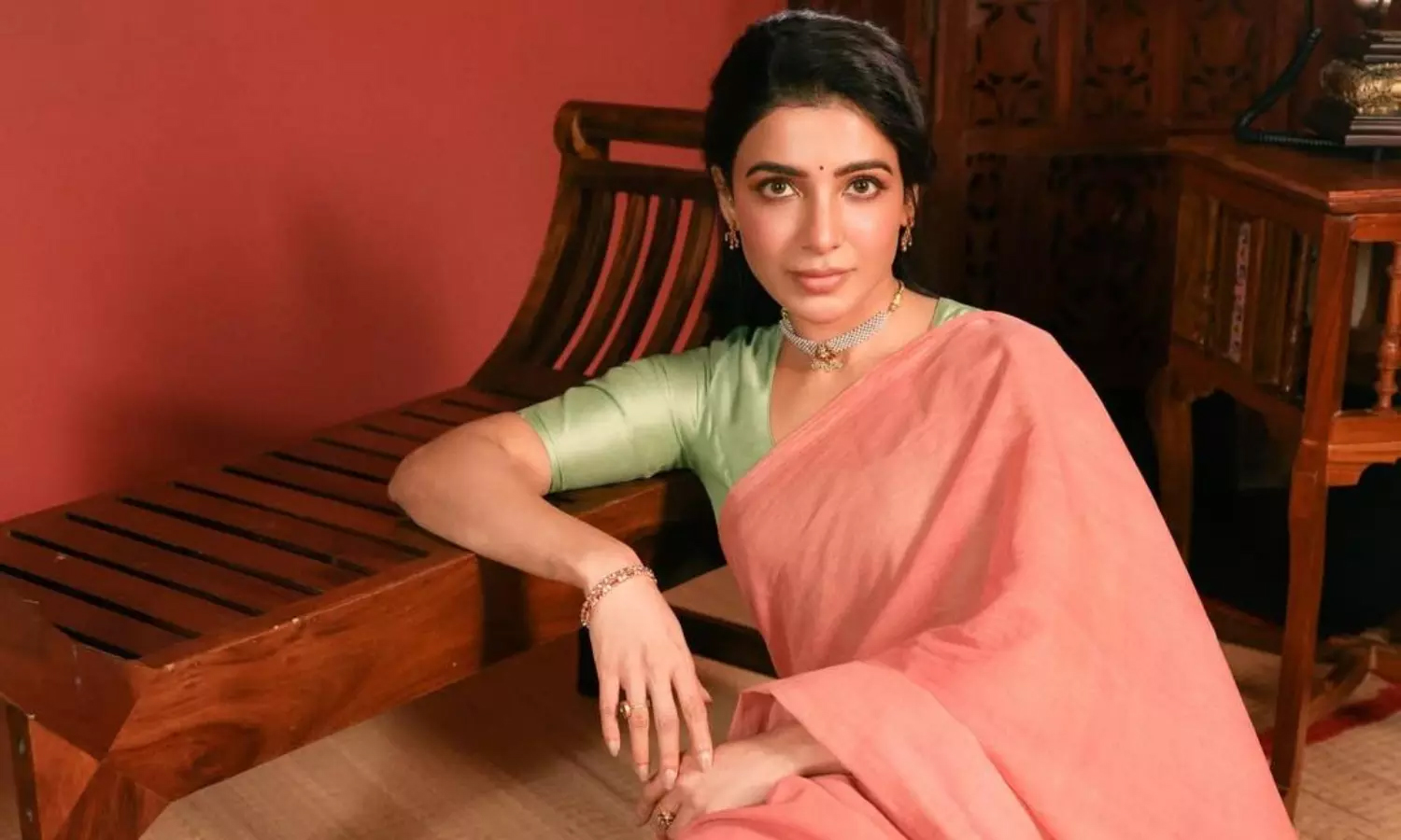 ట్రెడిషనల్‌ లుక్‌లో సమంత సోయగాలు